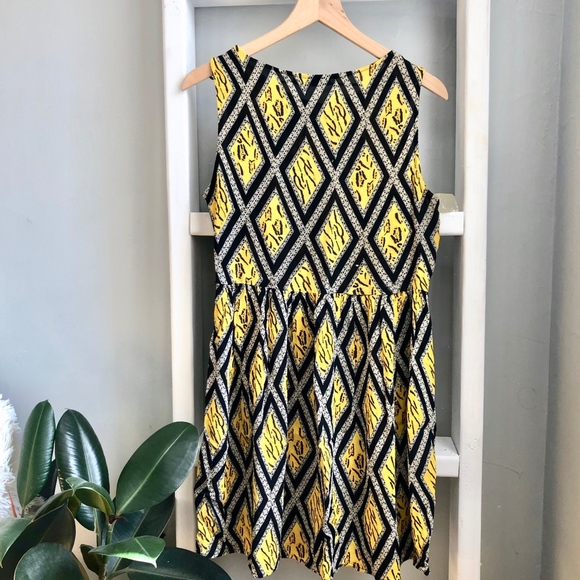 Topshop Yellow Black Diamond Print Fit & Flare 10 - Picture 6 of 7